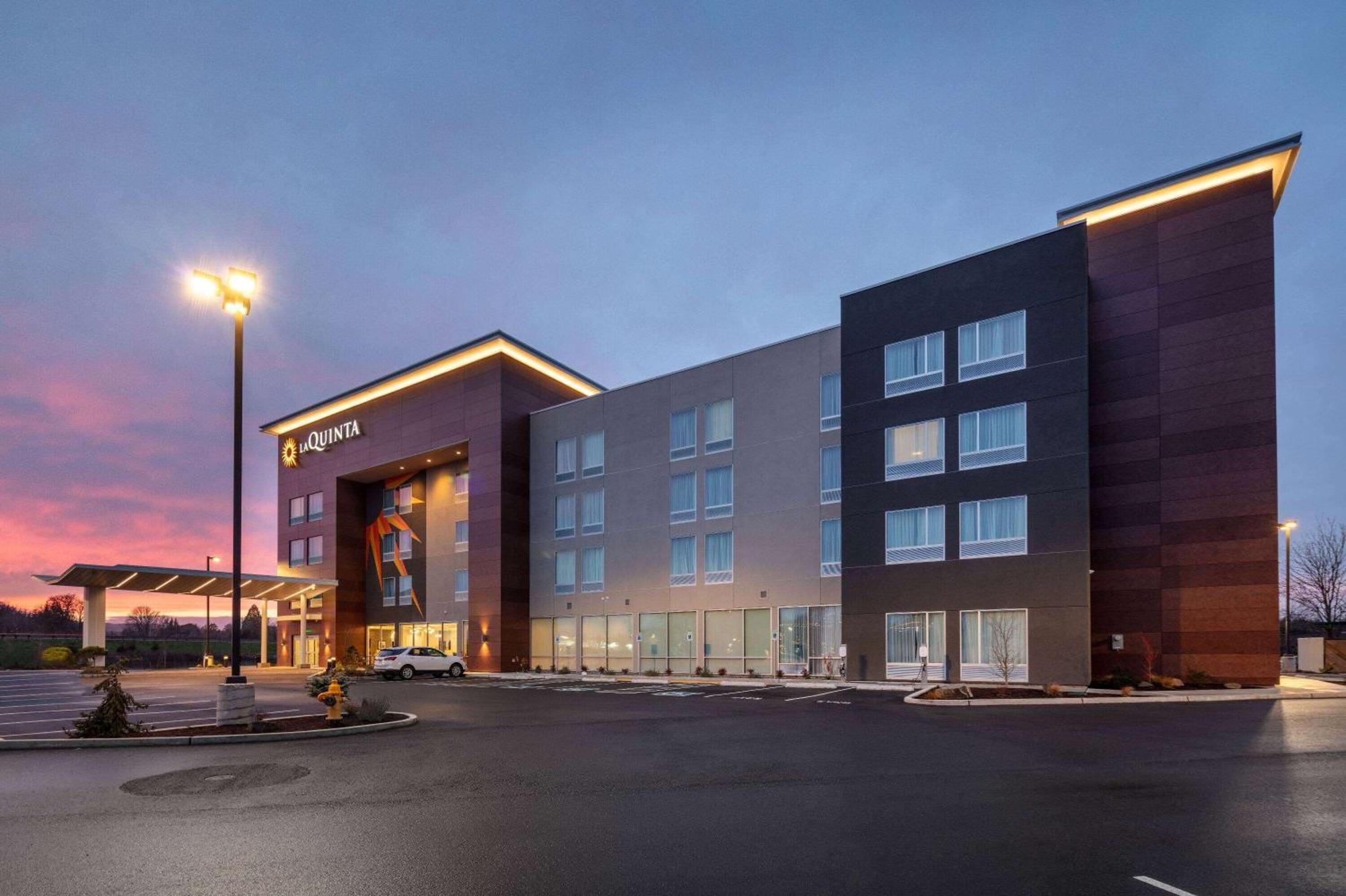 La Quinta Inn & Suites By Wyndham Centralia Exterior foto